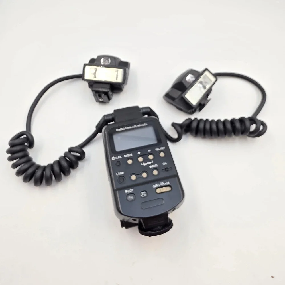 Canon Macro Twin Lite MT-24EX Digital SLR Camera Flash Made in Japan 004650 T3